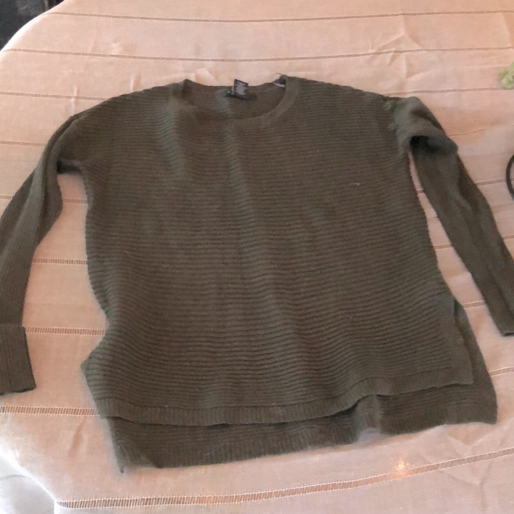Tahari olive green sweater top